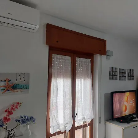 Leone Apartment *