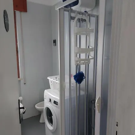 Leone Apartment