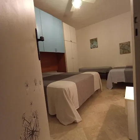 Leone Apartment *