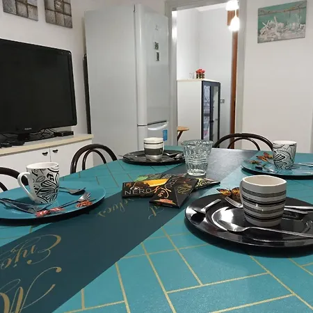 Leone Apartment